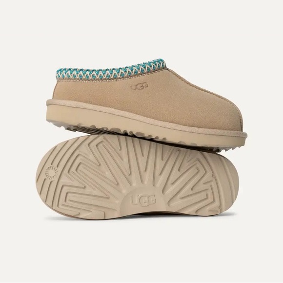 Ugg Tasman II Slipper  Color: Driftwood / White Pepper  big kids size - Picture 5 of 11